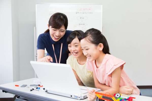 人気のプログラミング塾!通うメリットと塾選びの4つのポイント
